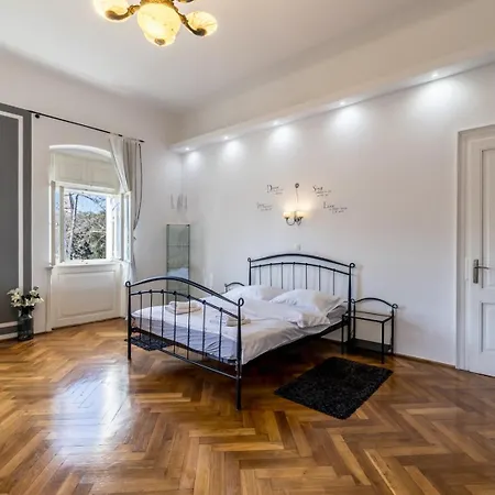 Heritage Old Town - 3 アパート *